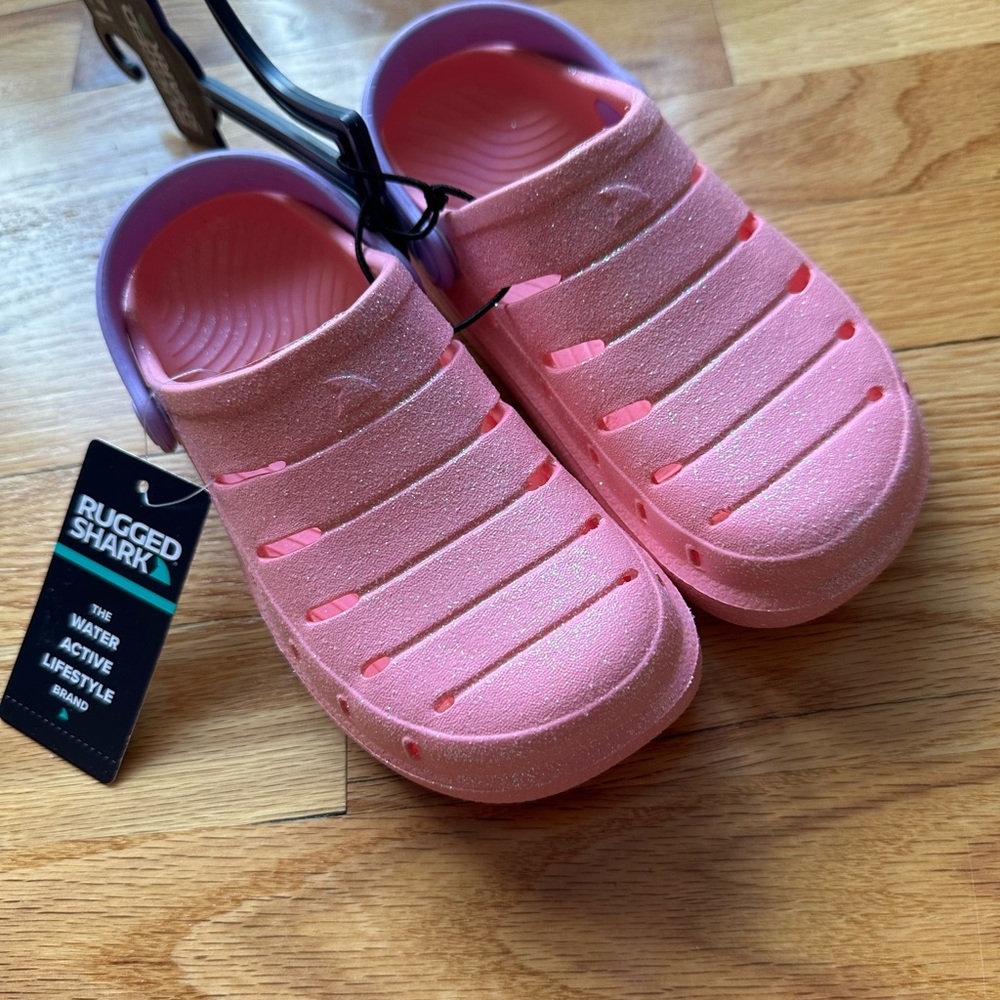 NWTS Girls Rugged Shark Eva Clog Sz 12 Sparkly pink
